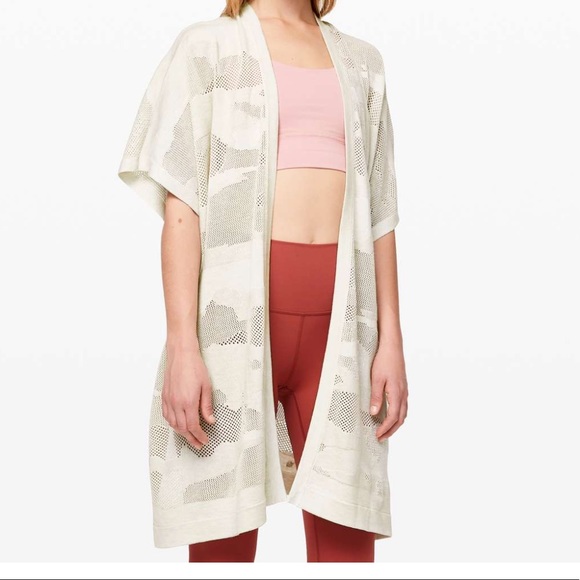 Lululemon Find Your Light Wrap htd light ivory - Picture 3 of 9